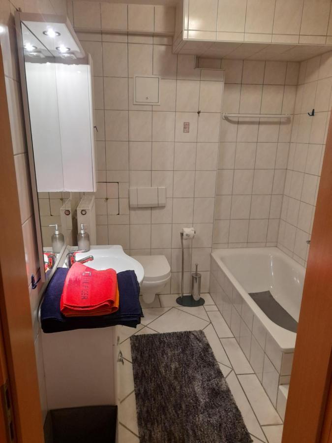 Souterrain Wohnung In Bensheim Exteriör bild