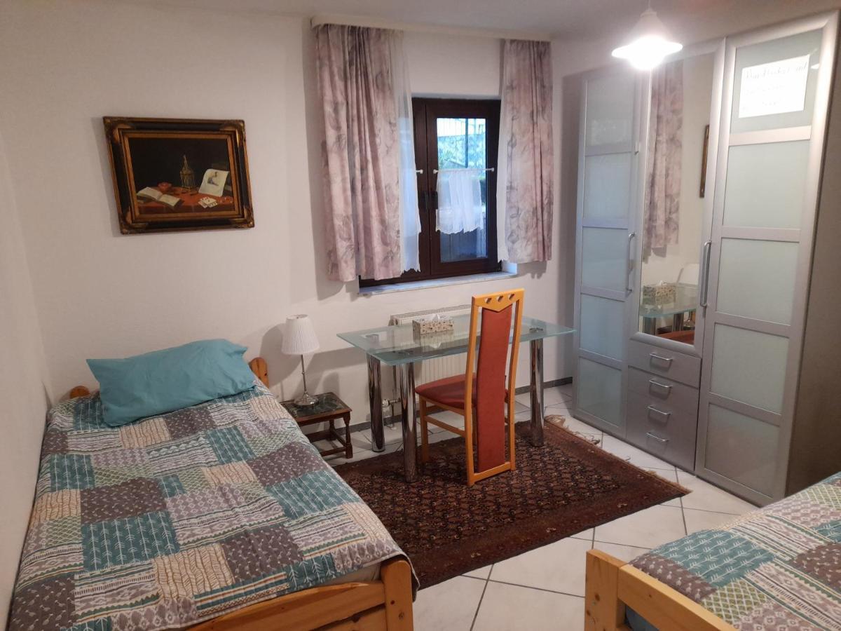 Souterrain Wohnung In Bensheim Exteriör bild